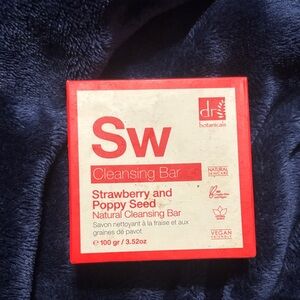 Strawberry and Poppy Seed Natural Cleansing Bar
